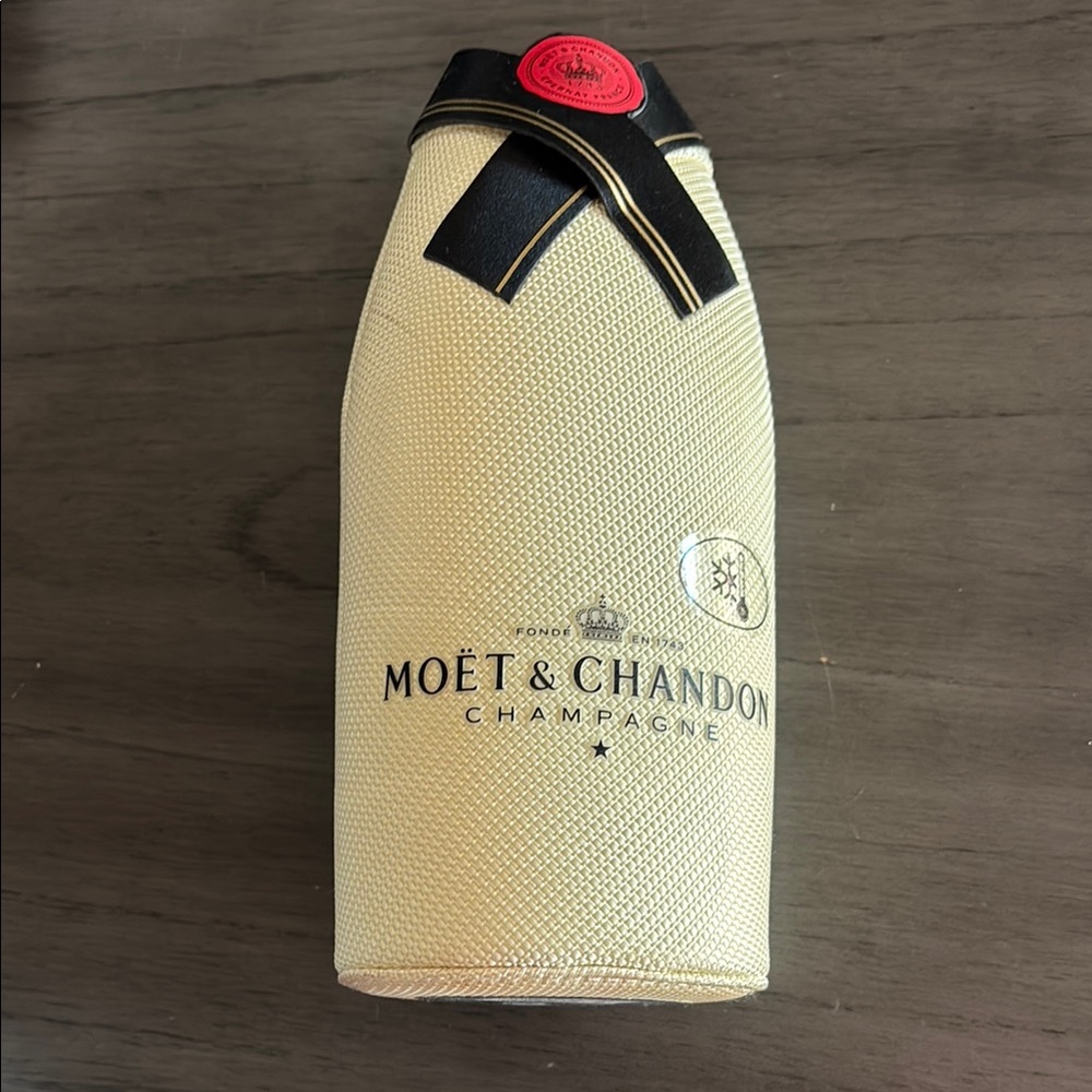 Moet & Chandon champagne insulating cooler jacket